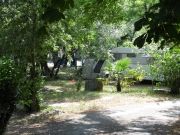 Emplacements 6 Camping les Roches SUD ARDECHE VOGUE